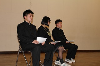 第１・２学年合同進路学習会「３年生から進路活動の体験談を聞く」