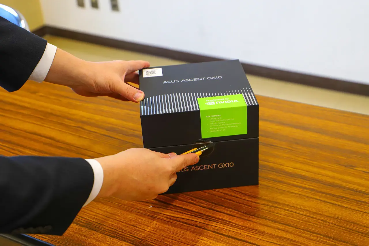 全国初】AI専用スーパーコンピュータ導入！ | 惺山高等学校｜学校法人