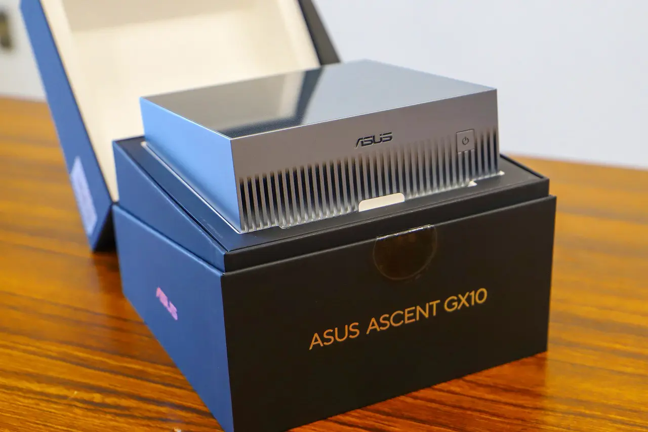 全国初】AI専用スーパーコンピュータ導入！ | 惺山高等学校｜学校法人